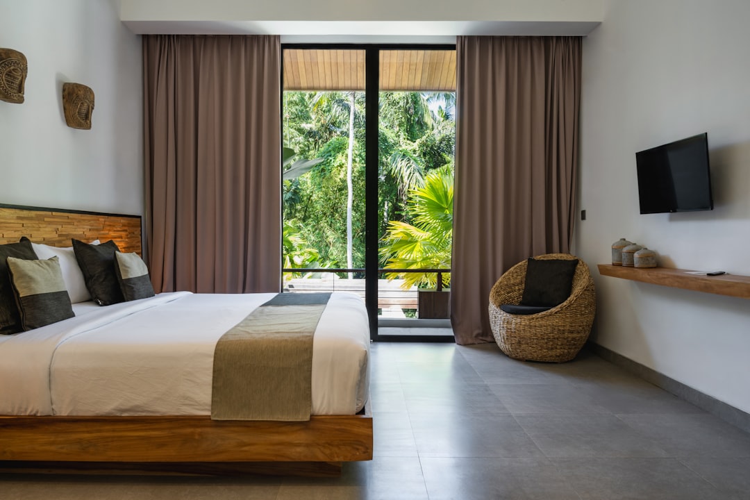 Photo Bedroom Wall Lamp